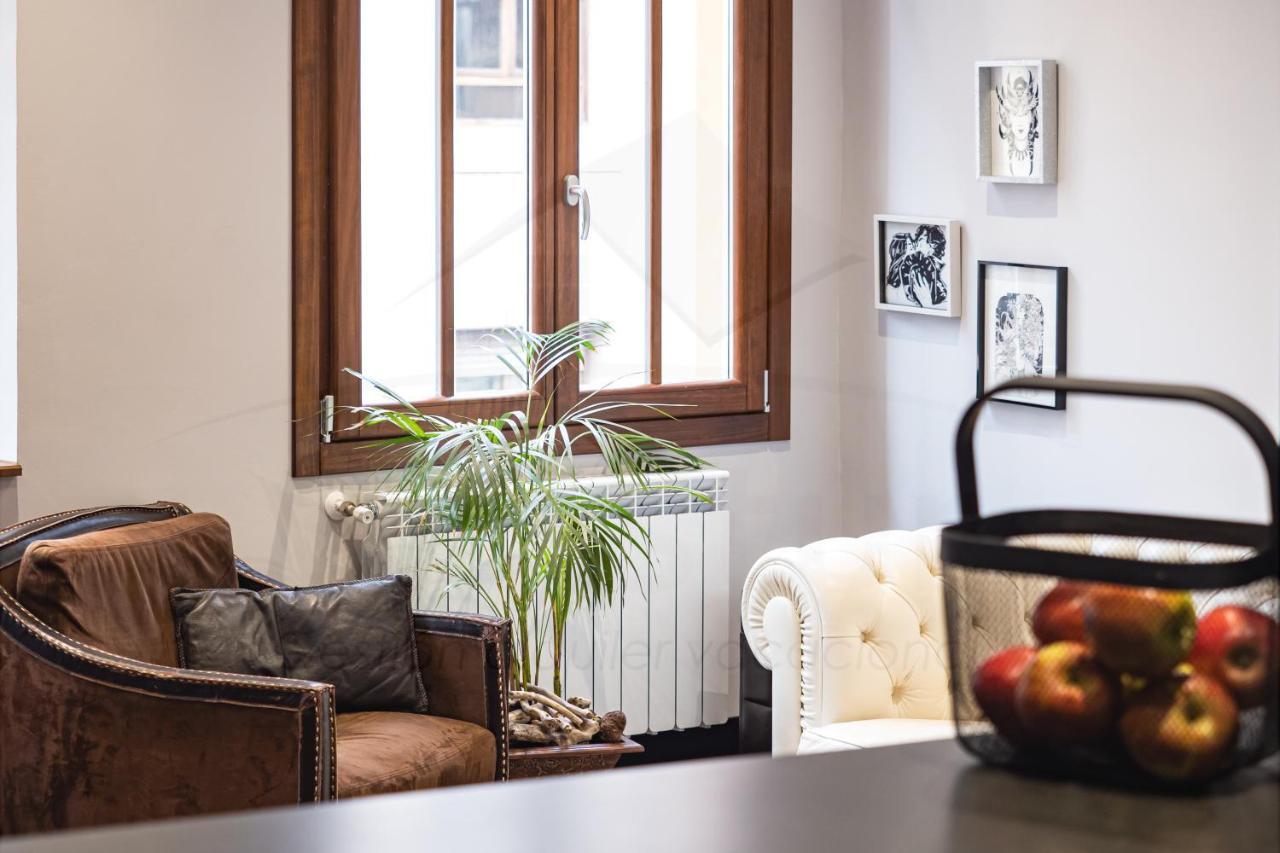 Chambre Noir Oviede Extérieur photo